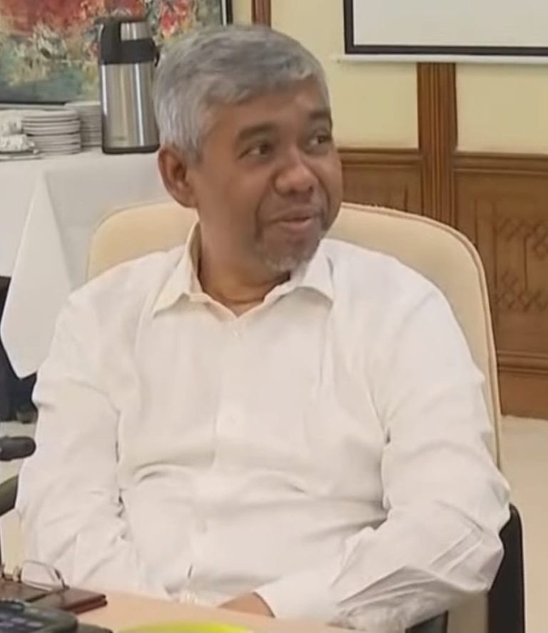 মোঃ আবদুর রহমান খান, এফসিএমএ : চট্টগ্রাম বিশ্ববিদ্যালয়ের গর্বিত সন্তান ও এনবিআরের অগ্রযাত্রার দিকপাল