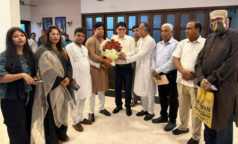 “চট্টগ্রামের নবনিযুক্ত জেলা প্রশাসক সাইফুল ইসলামের সঙ্গে আন্তর্জাতিক মানবাধিকার কমিশনের সৌজন্য সাক্ষাৎ