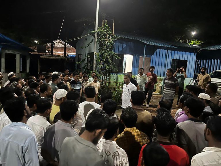 রাতে রোহিঙ্গা ক্যাম্পে ৮ এপিবিএন অধিনায়ক, নিরাপত্তা জোরদারে দিকনির্দেশনা