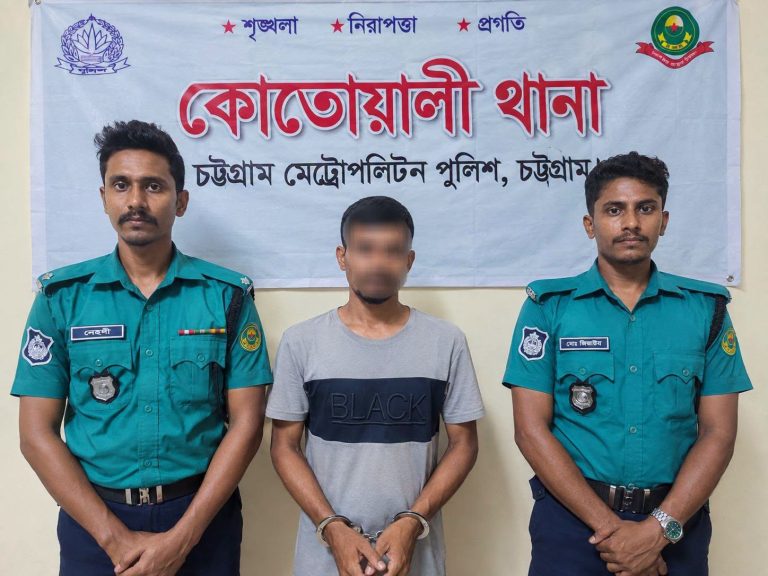 পাথরঘাটায় ছিনতাই: কোতোয়ালী পুলিশের অভিযানে গ্রেপ্তার ১, অটোরিকশা জব্দ