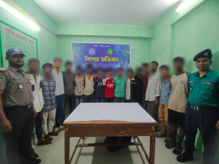 বাকলিয়ায় আধিপত্য বিস্তারকে কেন্দ্র করে দুই পক্ষের সংঘর্ষ, গ্রেফতার ১৫
