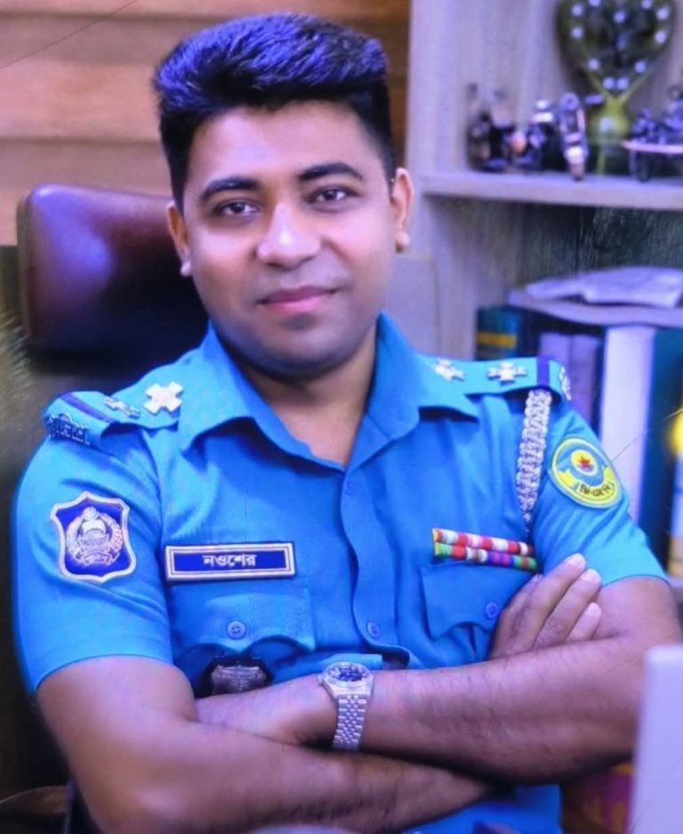“পুলিশের পোশাকে কর্তব্যের দৃঢ়তা, হৃদয়ে সুর ও সাহিত্যের কোমলতা- এসআই নওশের কোরাইশি—আইনের প্রতি অঙ্গীকারবদ্ধ এক মানবিক পুলিশ কর্মকর্তার গল্প
