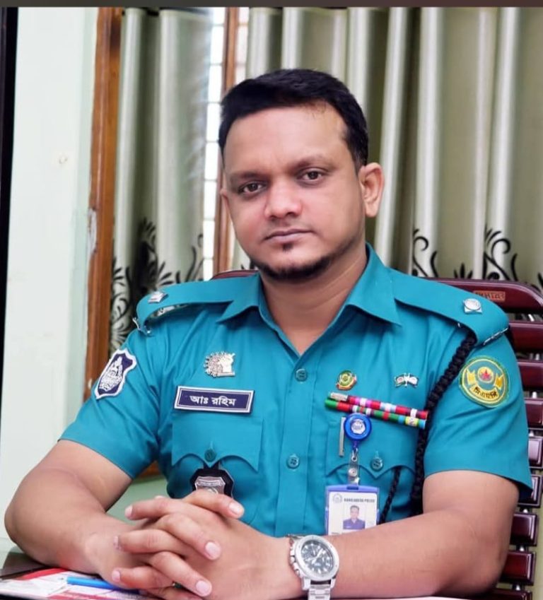 খুলশী থানার ওসি আবদুর রহিমের বিরুদ্ধে মামলাঃ দায়িত্ব পালনই কি অপরাধ? অভিযোগের বিচার হোক, অপরাধ প্রমাণিত হলে শাস্তি হোক; কিন্তু আইনশৃঙ্খলা রক্ষার দায়িত্বকে বিতর্কিত করে পুলিশকে নিষ্ক্রিয় করা যাবে না-
