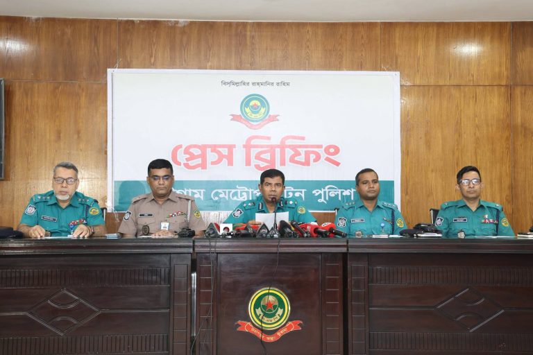 চট্টগ্রামে আন্তজেলা চোর চক্রের চার সদস্য গ্রেপ্তার, উদ্ধার ৬ মোটরসাইকেল ও বাইসাইকেল